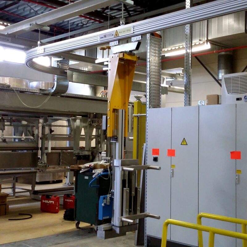 Movomech monorail met industriële manipulator