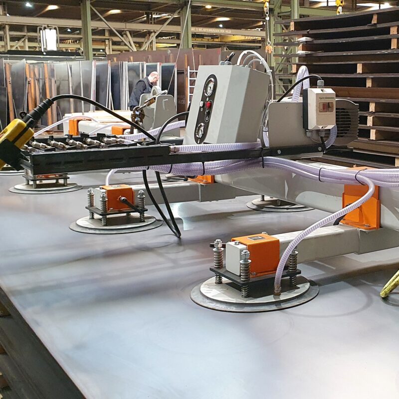 Palonnier à ventouses pour plaques métalliques jusqu’à 3 tonnes