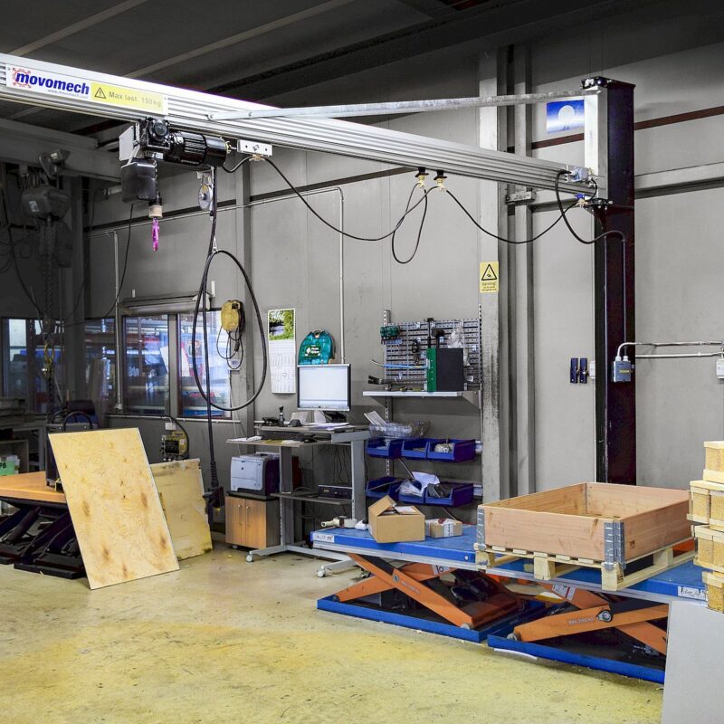 Zwenkkraan Movomech met aluminium uitligger