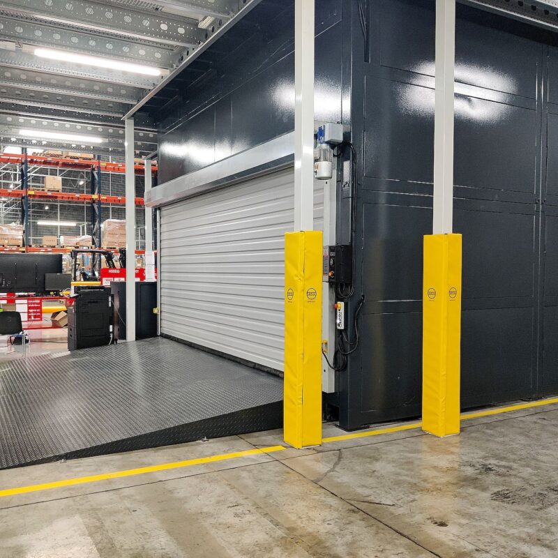 Goederenlift voor het efficiënt verplaatsen van pallets en goederen tussen verdiepingen