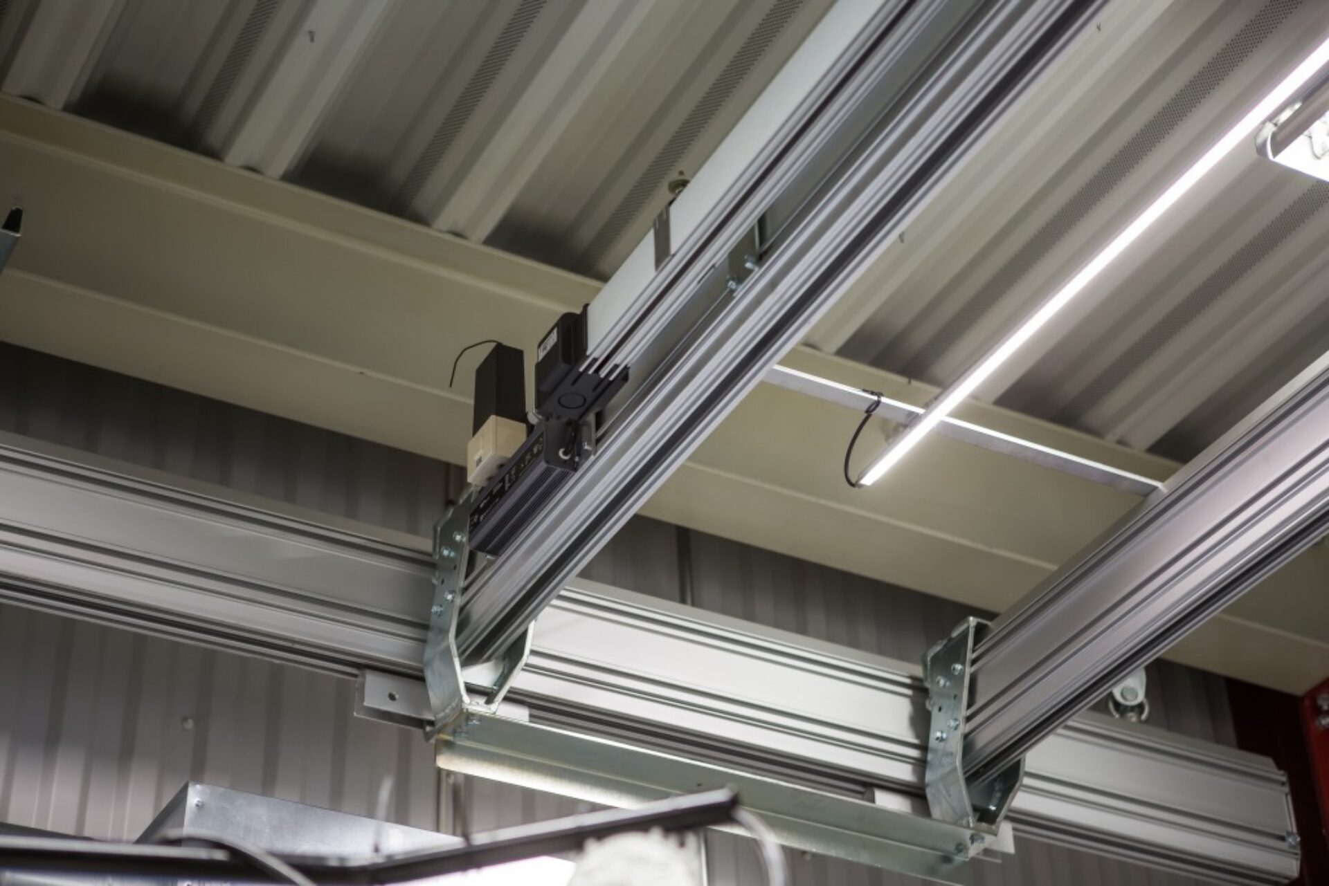 Close Up dubbele verhoogde brug Mechrail™ | Movomech