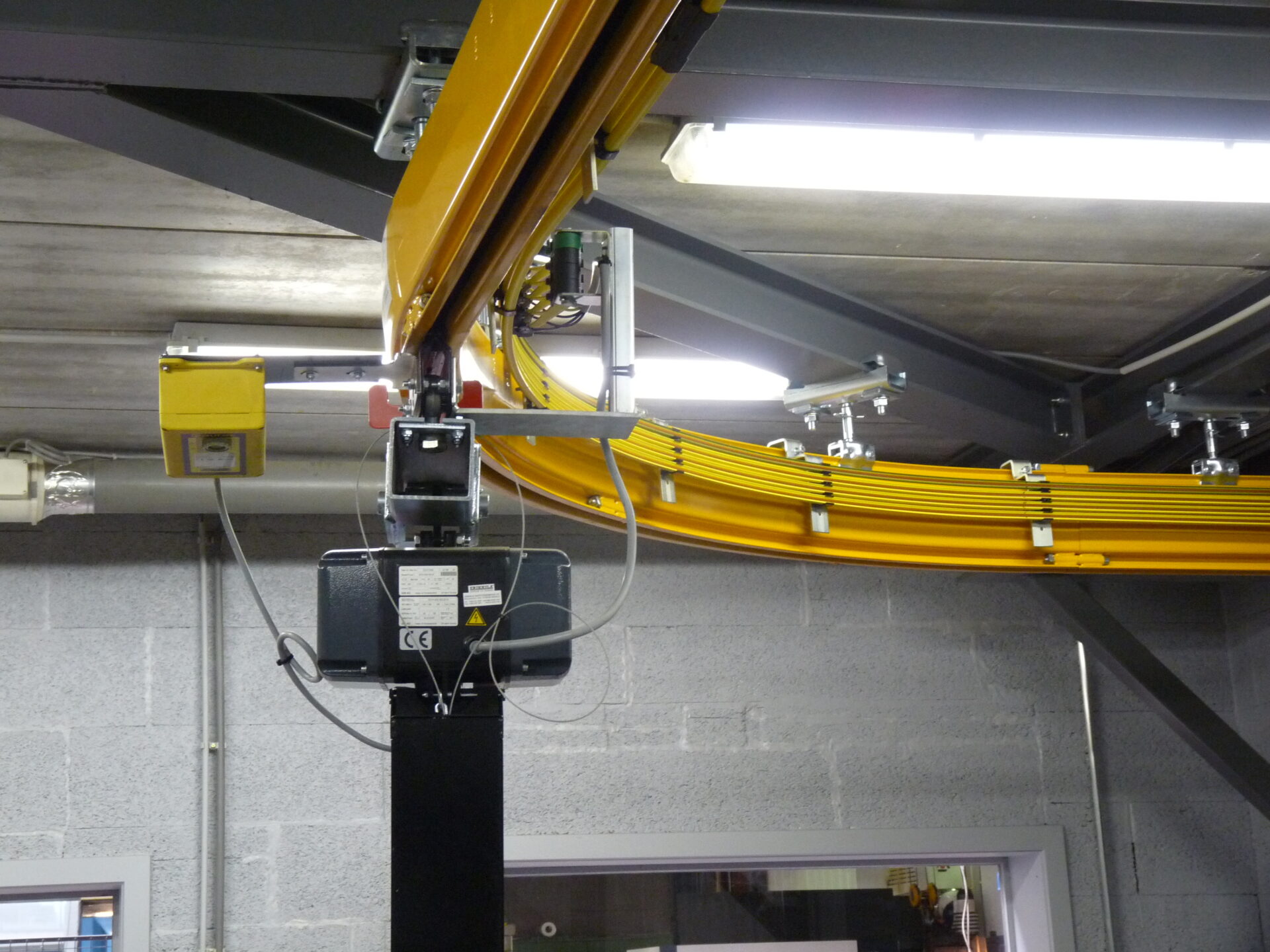 Monorail met uitwendige voeding | Erikkila