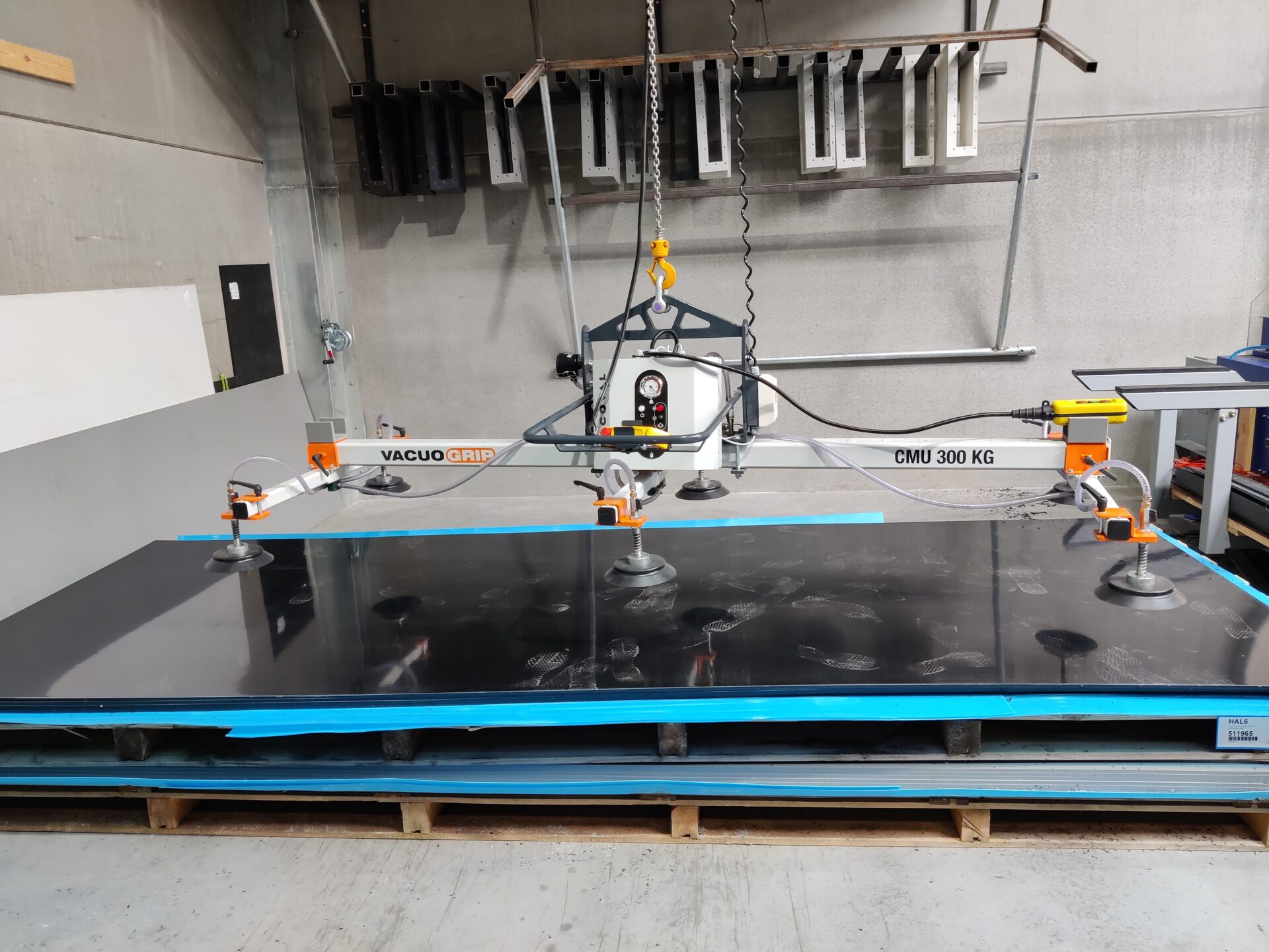 Palonnier à ventouses pour plaques métalliques sur pont roulant