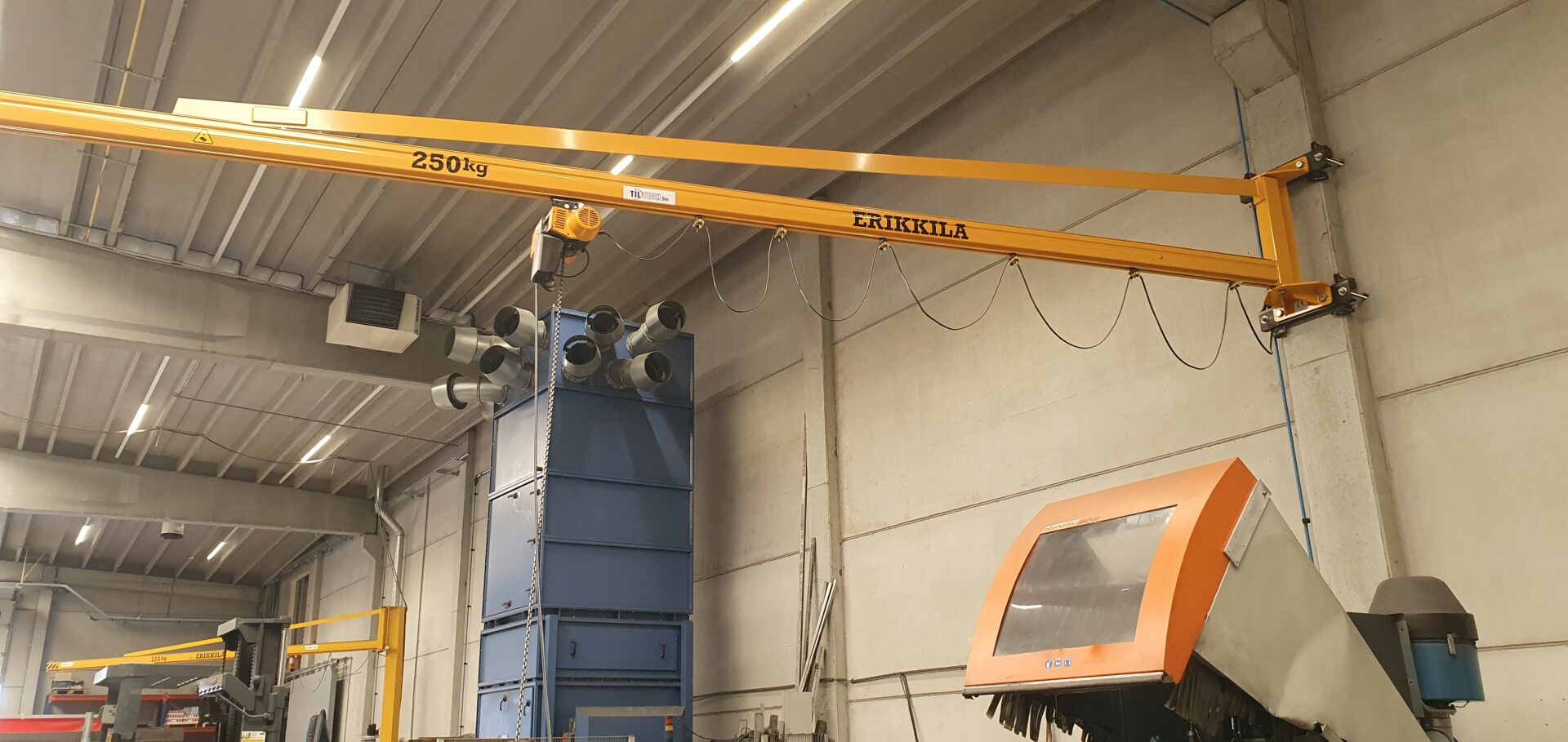 Potence mural 250kg avec palan électrique | Erikkila