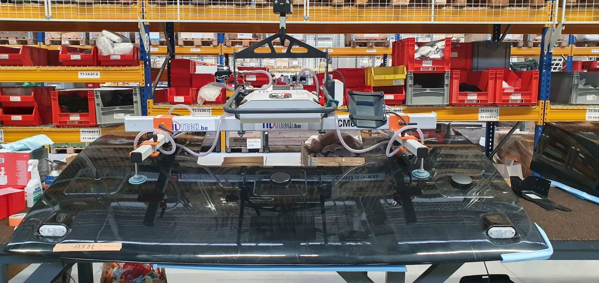 Vacuümhefsysteem voor het tillen van glasplaten in industriële omgevingen, efficiënt en ergonomisch | Coval